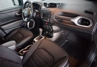 Подержанный автомобиль Jeep Renegade 2015 года (11 фото)