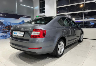 Подержанный автомобиль Skoda Octavia Liftback 2017 года (4 фото)