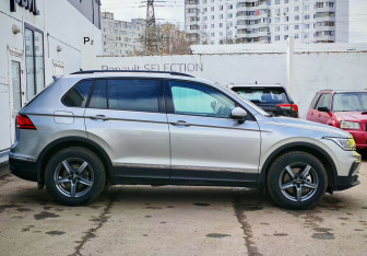Подержанный автомобиль Volkswagen Tiguan 2021 года (4 фото)