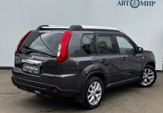 Подержанный автомобиль Nissan X-Trail 2011 года (5 фото)