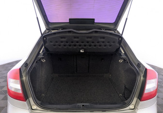 Подержанный автомобиль Skoda Octavia Wagon 2012 года (9 фото)