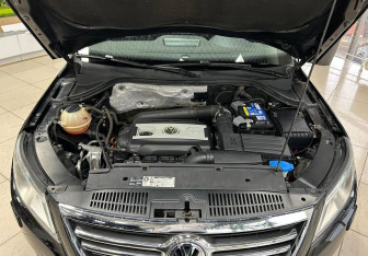 Подержанный автомобиль Volkswagen Tiguan 2010 года (25 фото)