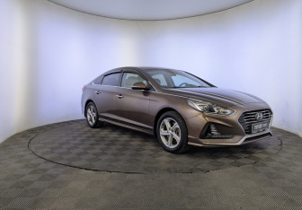 Подержанный автомобиль Hyundai Sonata 2018 года (3 фото)