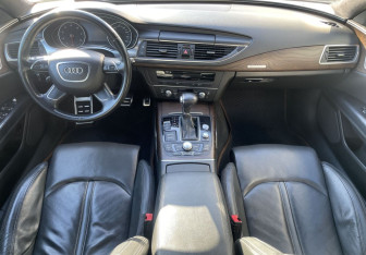 Подержанный автомобиль Audi A7 2011 года (10 фото)