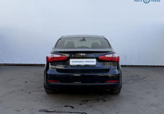 Подержанный автомобиль Kia Cerato Sedan 2015 года (6 фото)