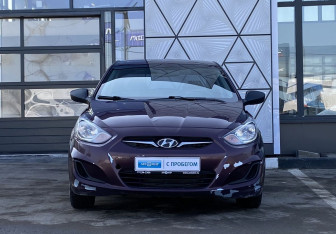 Подержанный автомобиль Hyundai Solaris Sedan 2013 года (2 фото)