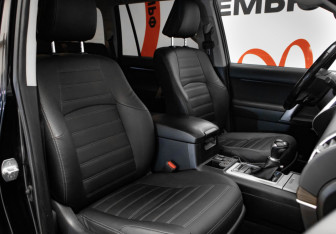 Подержанный автомобиль Toyota Land Cruiser Prado 2020 года (32 фото)