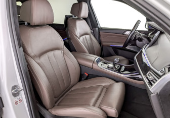 Подержанный автомобиль BMW X7 2019 года (24 фото)