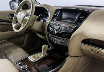 Подержанный автомобиль Infiniti JX 2013 года (9 фото)