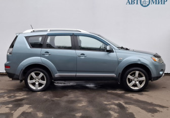 Подержанный автомобиль Mitsubishi Outlander 2008 года (4 фото)