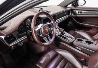 Подержанный автомобиль Porsche Panamera Wagon 2017 года (22 фото)