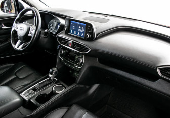 Подержанный автомобиль Hyundai Santa Fe 2018 года (7 фото)