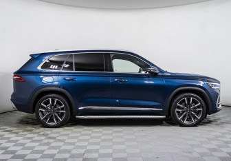 Подержанный автомобиль Geely Monjaro 2023 года (4 фото)