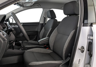 Подержанный автомобиль Skoda Rapid Liftback 2021 года (20 фото)