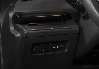 Подержанный автомобиль Changan UNI-V 2024 года (23 фото)