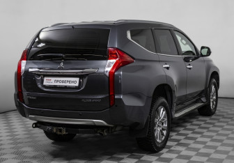 Подержанный автомобиль Mitsubishi Pajero Sport 2019 года (5 фото)
