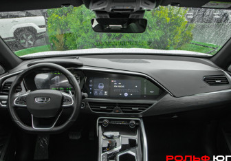 Подержанный автомобиль Geely Tugella 2024 года (10 фото)