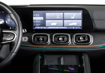 Подержанный автомобиль Jaecoo J8 2024 года (14 фото)