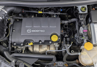 Подержанный автомобиль Opel Corsa 2012 года (9 фото)