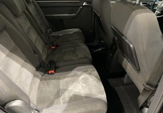 Подержанный автомобиль Volkswagen Touran 2013 года (11 фото)