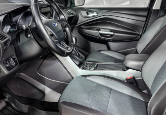 Подержанный автомобиль Ford Kuga 2017 года (10 фото)