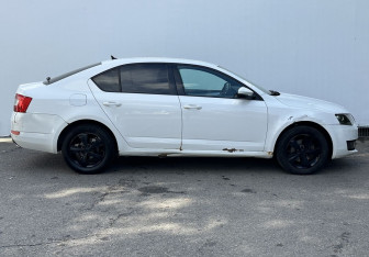 Подержанный автомобиль Skoda Octavia Liftback 2013 года (4 фото)
