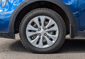 Подержанный автомобиль Kia Rio Hatchback 2021 года (17 фото)