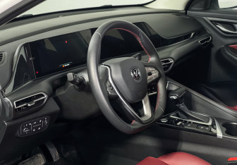 Подержанный автомобиль Changan Eado Plus 2023 года (13 фото)