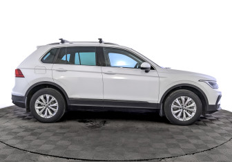 Подержанный автомобиль Volkswagen Tiguan 2021 года (4 фото)