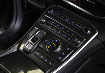 Подержанный автомобиль Hyundai Santa Fe 2021 года (16 фото)