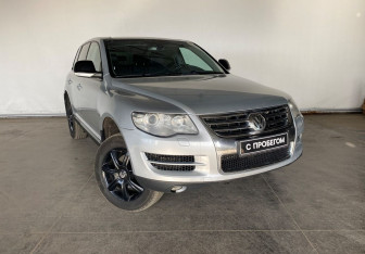Подержанный автомобиль Volkswagen Touareg 2010 года (3 фото)