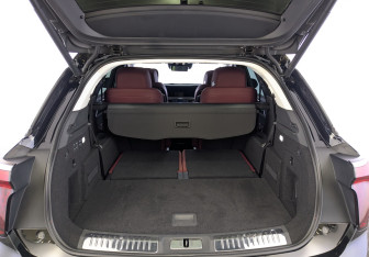 Подержанный автомобиль Hongqi E-HS9 2021 года (9 фото)