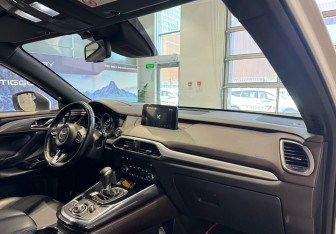 Подержанный автомобиль Mazda CX-9 2018 года (11 фото)