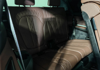Новый BMW X7 2025 (17 фото)