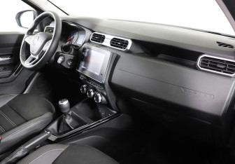 Подержанный автомобиль Renault Duster 2021 года (6 фото)