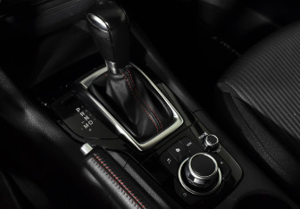 Подержанный автомобиль Mazda 3 Sedan 2013 года (17 фото)