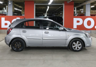 Подержанный автомобиль Kia Rio Hatchback 2011 года (4 фото)