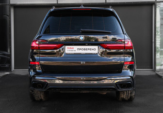 Подержанный автомобиль BMW X7 2020 года (5 фото)