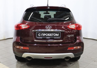 Подержанный автомобиль Infiniti QX50 2017 года (5 фото)