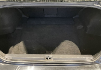 Подержанный автомобиль Subaru Legacy Sedan 2011 года (13 фото)