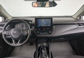 Подержанный автомобиль Toyota Corolla Sedan 2022 года (12 фото)