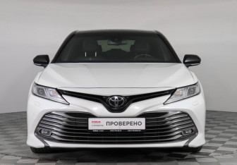 Подержанный автомобиль Toyota Camry Sedan 2018 года (2 фото)