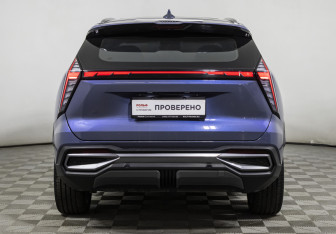 Подержанный автомобиль Geely Atlas 2024 года (6 фото)