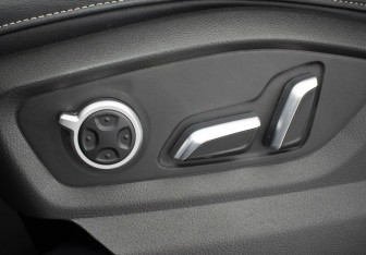 Подержанный автомобиль Audi Q7 2019 года (18 фото)