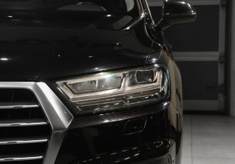 Подержанный автомобиль Audi Q7 2016 года (27 фото)