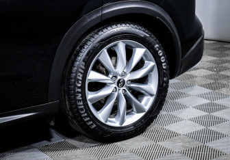 Подержанный автомобиль Infiniti QX50 2018 года (15 фото)