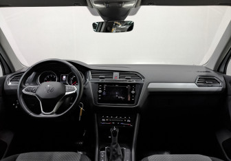 Подержанный автомобиль Volkswagen Tiguan 2022 года (14 фото)