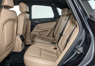 Подержанный автомобиль Porsche Macan 2021 года (18 фото)