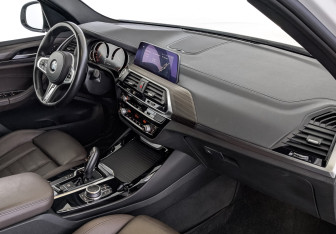 Подержанный автомобиль BMW X3 2020 года (13 фото)