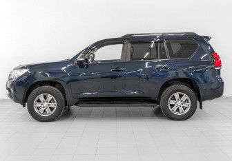 Подержанный автомобиль Toyota Land Cruiser Prado 2021 года (8 фото)